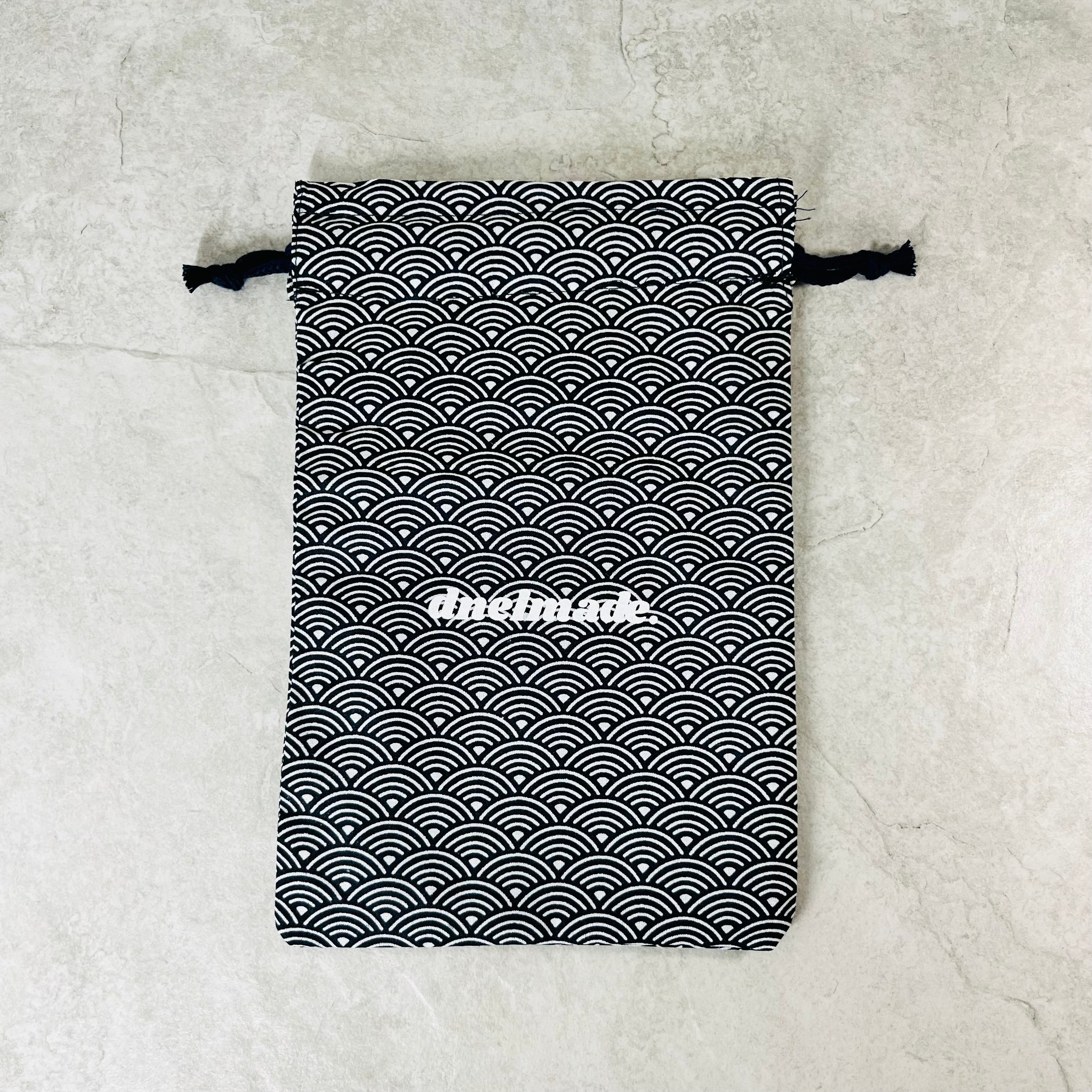 DRAWSTRING POUCH (SEIGAIHA PATTERN)